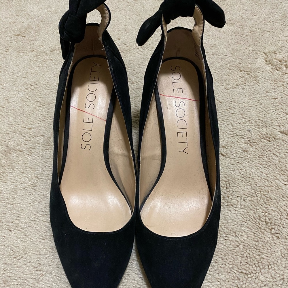 Sole Society pumps